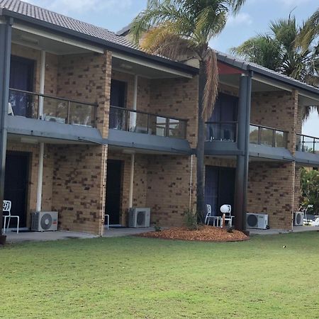 Bribie Waterways Motel Bongaree Esterno foto