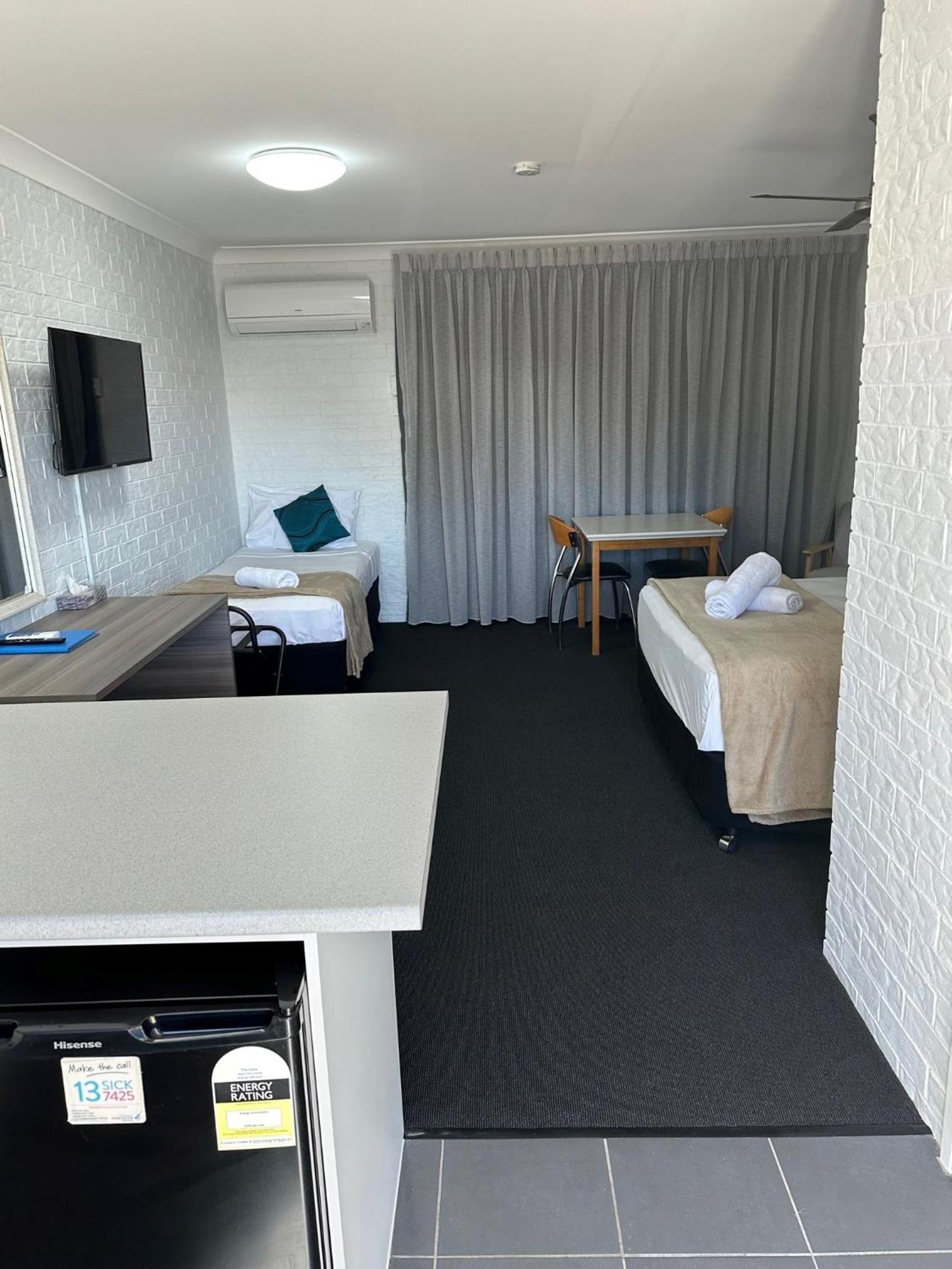 Bribie Waterways Motel Bongaree Esterno foto