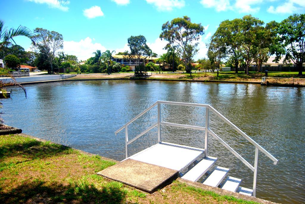 Bribie Waterways Motel Bongaree Esterno foto