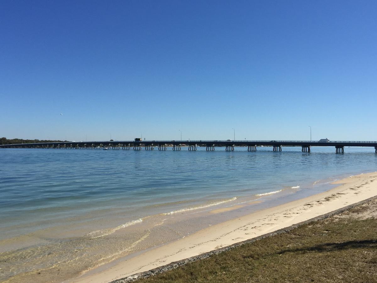 Bribie Waterways Motel Bongaree Esterno foto