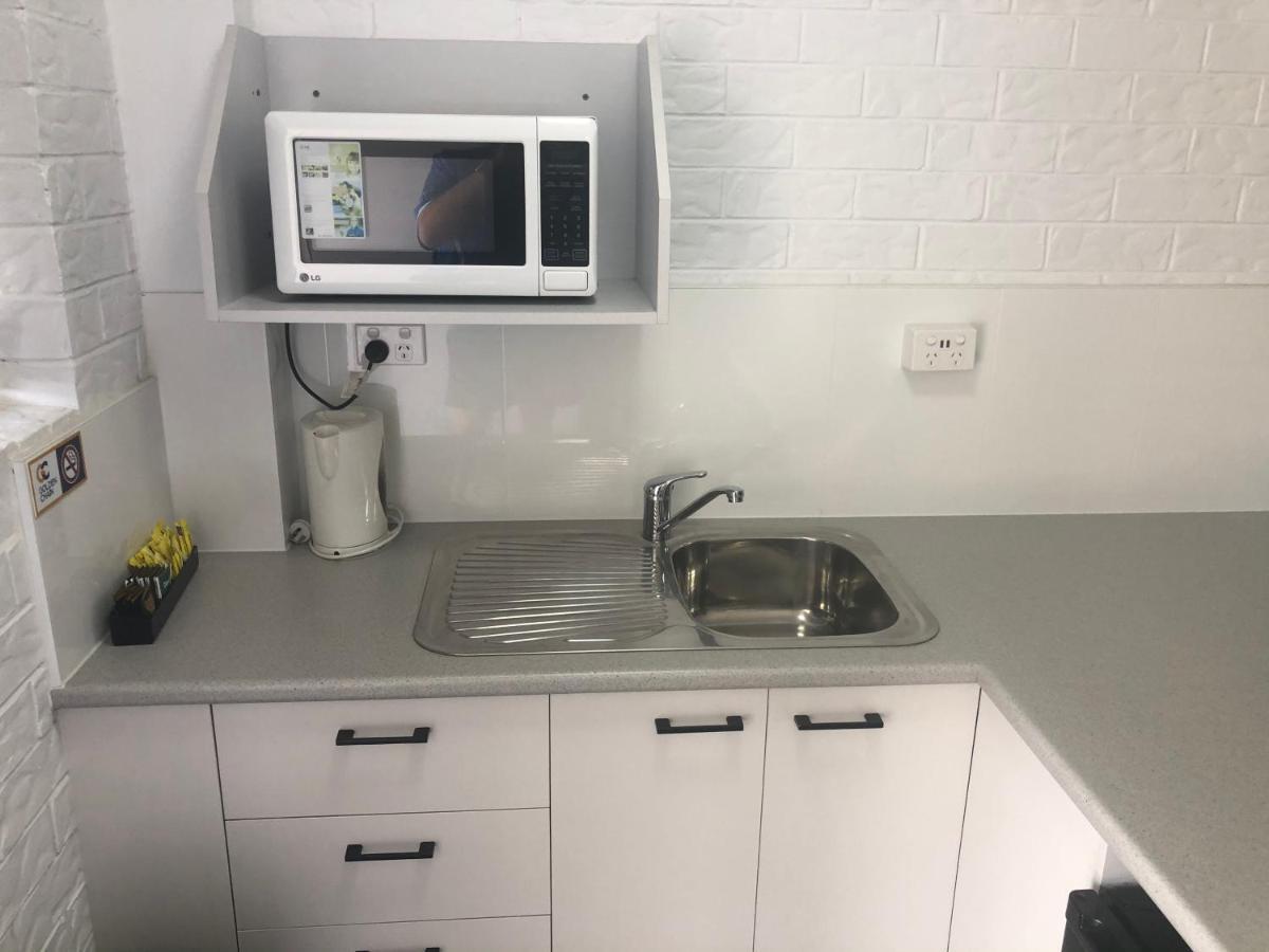 Bribie Waterways Motel Bongaree Esterno foto