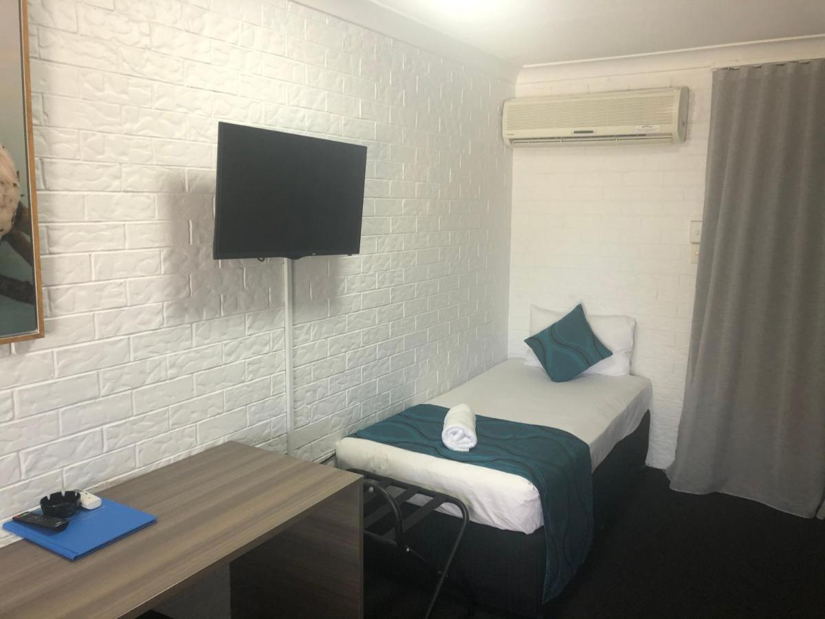 Bribie Waterways Motel Bongaree Esterno foto