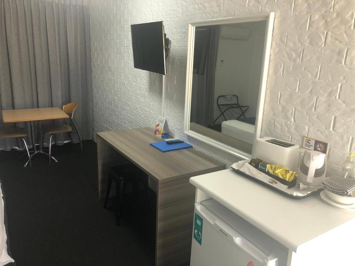 Bribie Waterways Motel Bongaree Esterno foto
