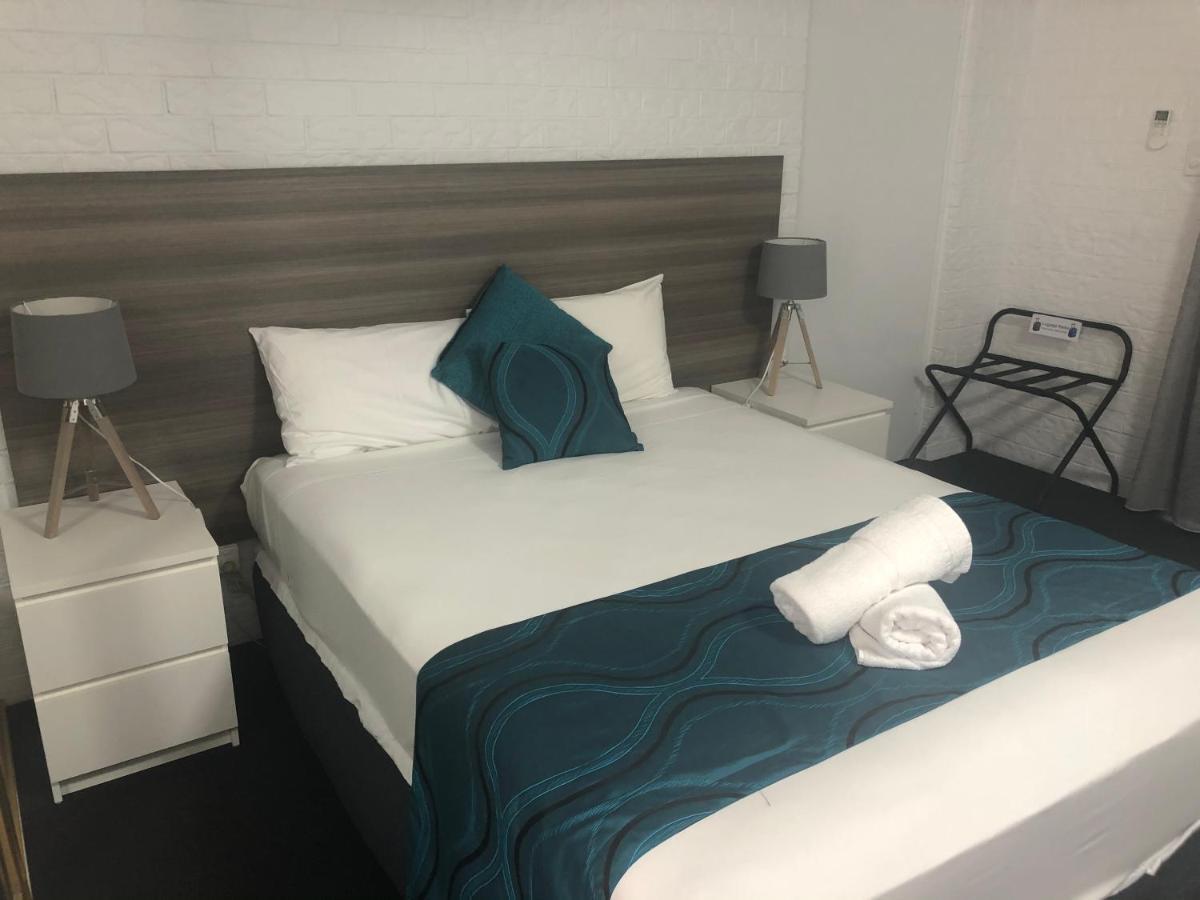 Bribie Waterways Motel Bongaree Esterno foto