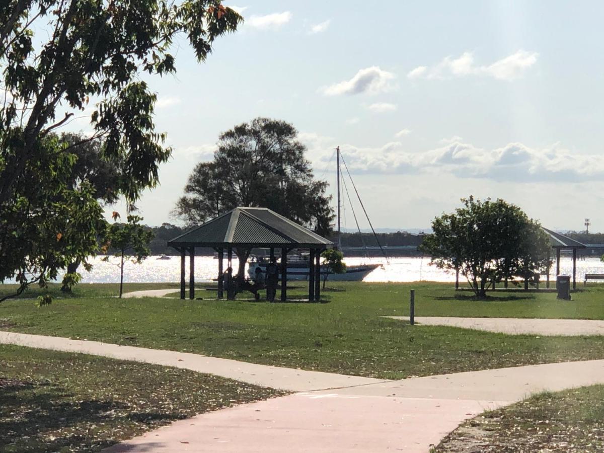 Bribie Waterways Motel Bongaree Esterno foto